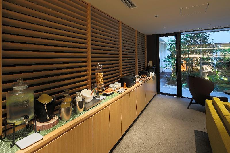Отель The General Kyoto Takatsuji Fuyacho Экстерьер фото